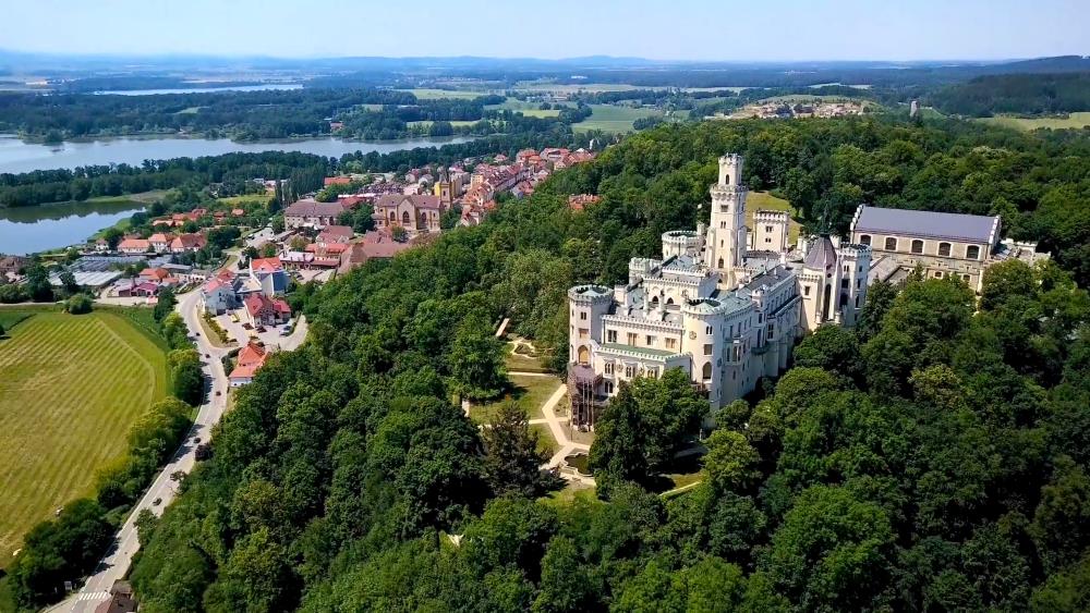 Замок Глубока - красивейшая достопримечательность Чехии